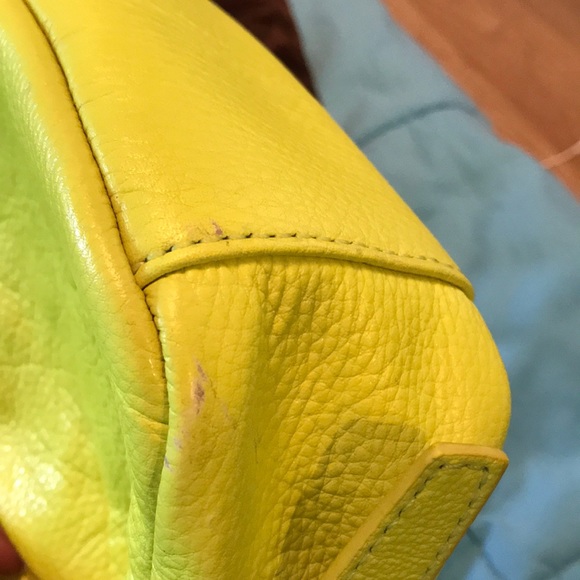 NWOT 100 % Leather Crossbody Handbag - Picture 5 of 7